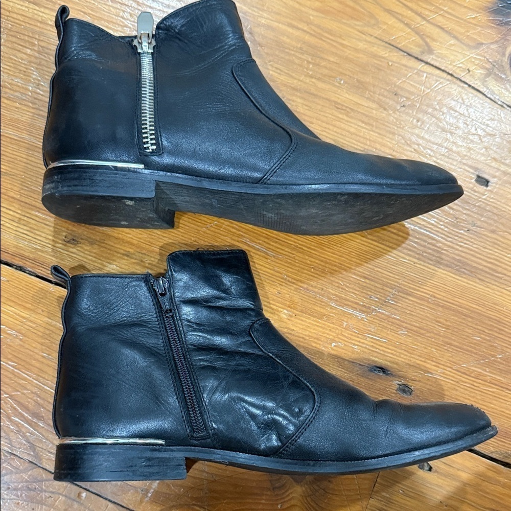 Marc Fisher Black Ankle Booties with silver detail size 8.5 M - Picture 4 of 9
